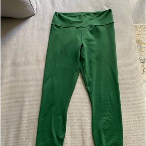 Green fabletics power hold leggings 7/8 in